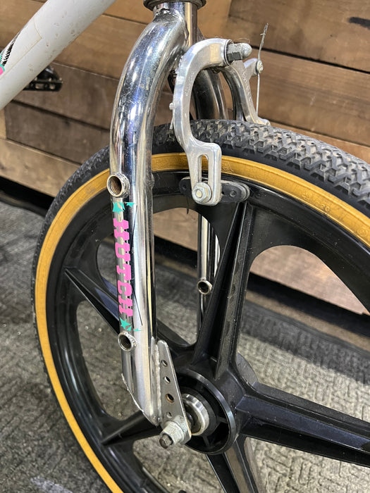 1985 Hutch Windstyler w/Profile Cranks