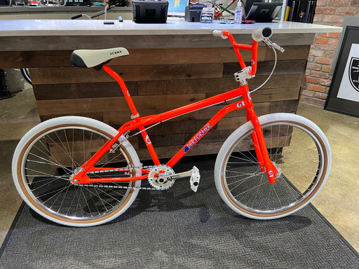 GT Pro Performer 26 Dayglow Orange Albe s BMX