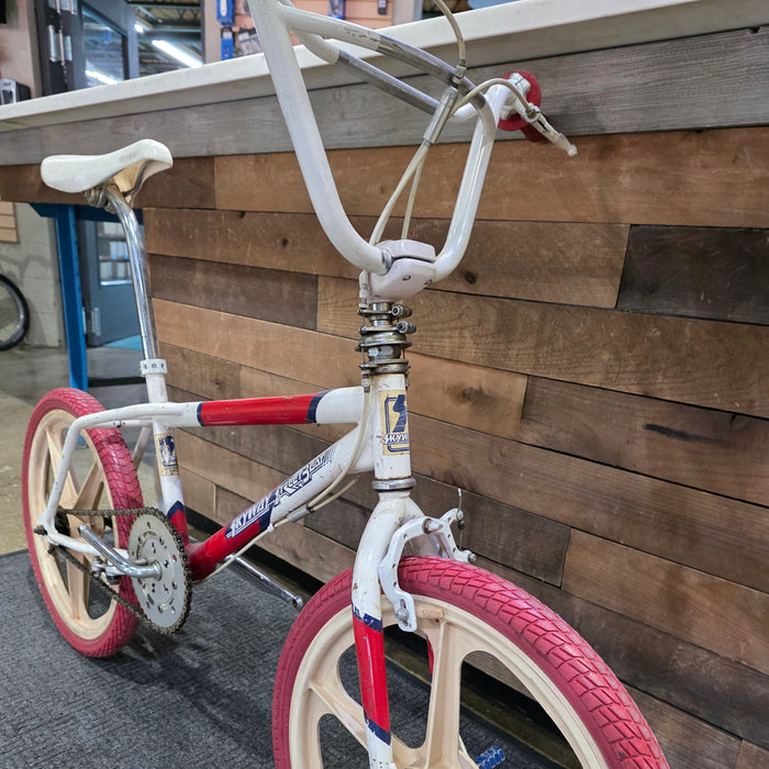 1987 Skyway Streetbeat (Red / White)