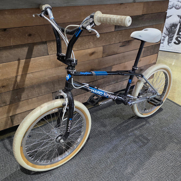 2018 Haro Sport Lineage Bike (Rochester Collection)