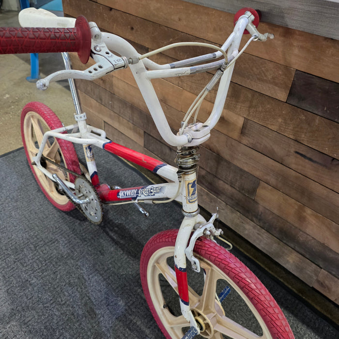 1987 Skyway Streetbeat (Red / White)