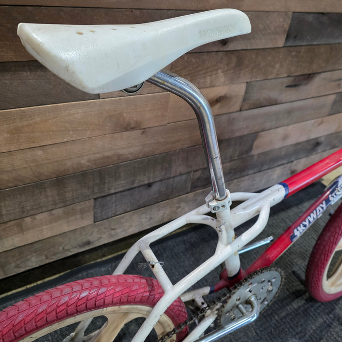 1987 Skyway Streetbeat (Red / White)