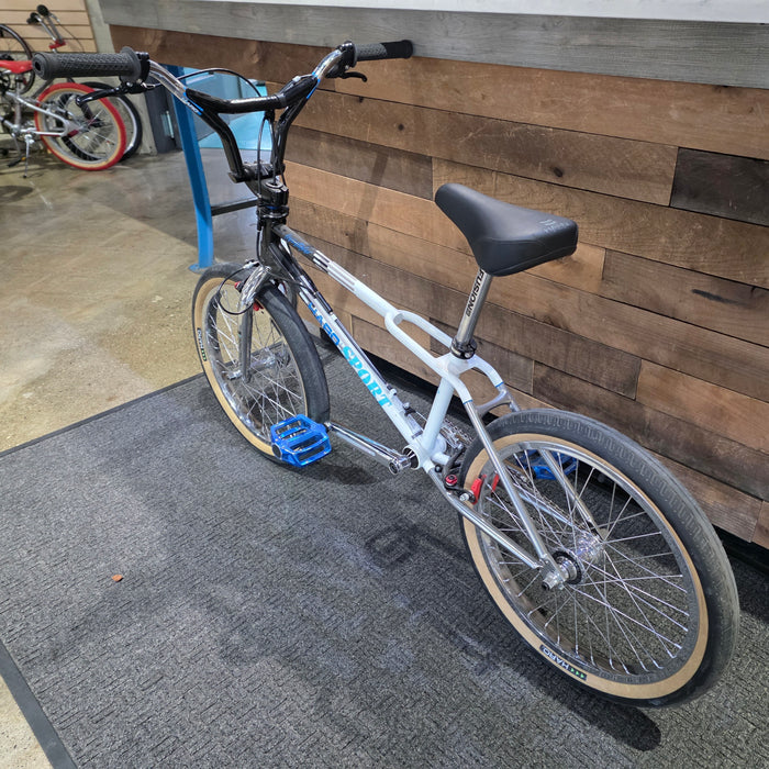 Haro Lineage Sport Custom Bike