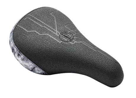 GT Pivotal BMX Seat Black/White GT Pivotal BMX Seat Black/White
